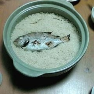 記念日、お祝いに！土鍋で！鯛飯